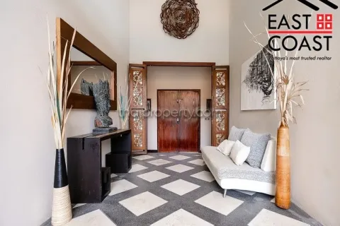 Casa de 4 dormitorios en Pattaya, Tailandia № 213659 - foto 7