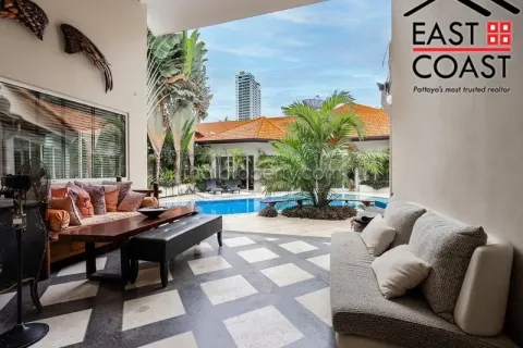 Casa de 4 dormitorios en Pattaya, Tailandia № 213659 - foto 12