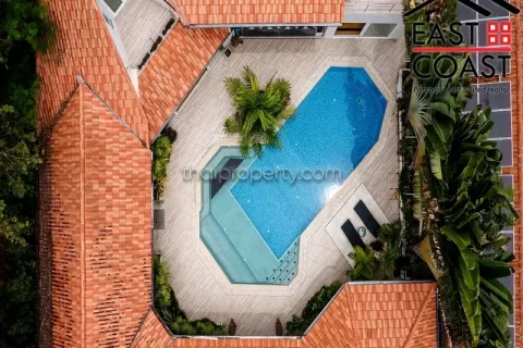 Casa de 4 dormitorios en Pattaya, Tailandia № 213659 - foto 5