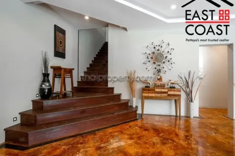 Casa de 4 dormitorios en Pattaya, Tailandia № 213659 - foto 16