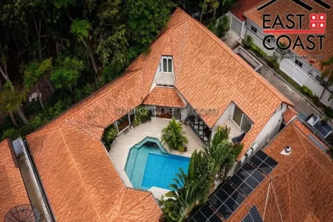 Casa de 4 dormitorios en Pattaya, Tailandia № 213659 - foto 6