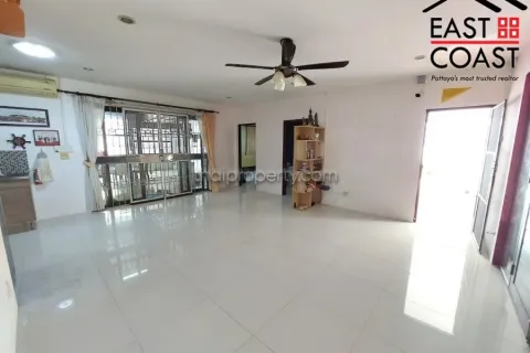 Casa de 2 dormitorios en Pattaya, Tailandia № 213656 - foto 4