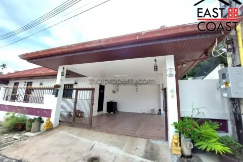 Casa de 2 dormitorios en Pattaya, Tailandia № 213656 - foto 2