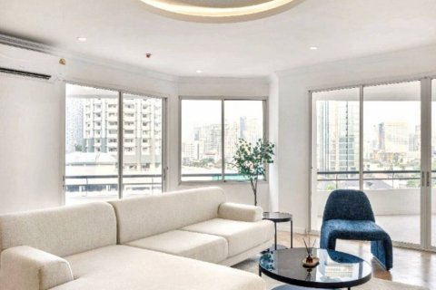 Condo in Bangkok, Thailand, 3 bedrooms  № 120416 - photo 5