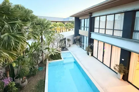 House in Phuket, Thailand 5 bedrooms № 209648
