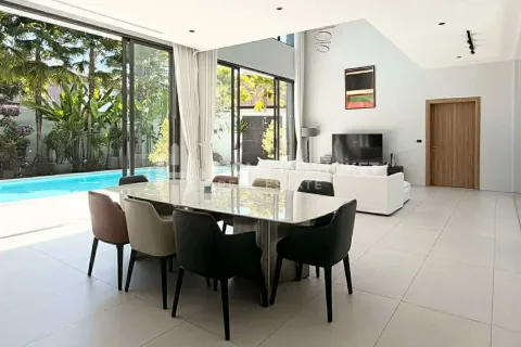 House in Phuket, Thailand 5 bedrooms № 209648 - photo 4