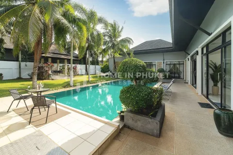 House in Phuket, Thailand 4 bedrooms № 209650 - photo 2