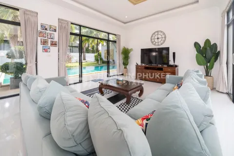 House in Phuket, Thailand 4 bedrooms № 209650 - photo 5