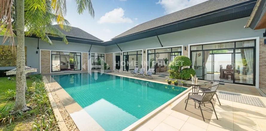 House in Phuket, Thailand 4 bedrooms № 209650