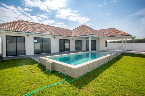 Villa in Pran Buri, Thailand 3 Schlafzimmer № 222097 - Foto 2