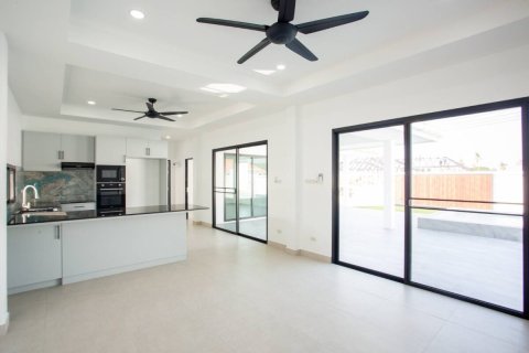 Villa in Pran Buri, Thailand 3 Schlafzimmer № 222097 - Foto 4