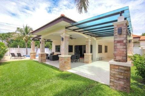 Villa in Hua Hin, Thailand 3 bedrooms № 222098