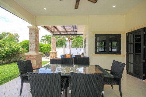 Villa in Hua Hin, Thailand 3 Schlafzimmer № 222098 - Foto 6