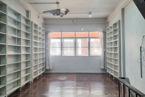 Centre commercial à Phra Khanong, Bangkok, Thaïlande № 161746 - photo 11