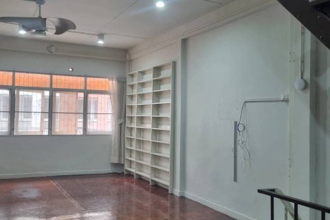 Centre commercial à Phra Khanong, Bangkok, Thaïlande № 161746 - photo 12