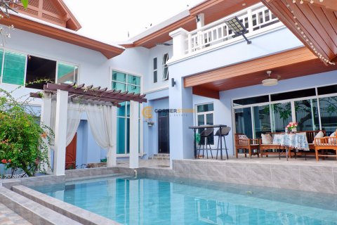 Studio on Jomtien Beach, Pattaya, Thailand № 158789