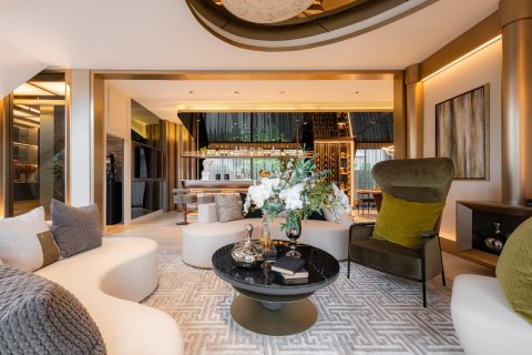 Villa in Bangkok, Thailand 4 bedrooms № 165437 - photo 11