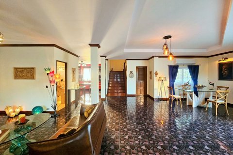 House in Hua Hin, Thailand 3 bedrooms № 169669 - photo 11