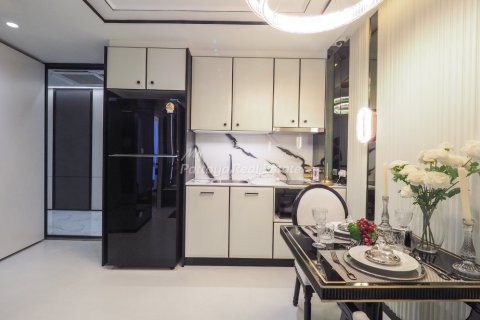 Condo in Bang Lamung, Thailand, 1 bedroom  № 169667 - photo 2