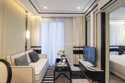 Condo in Bang Lamung, Thailand, 1 bedroom  № 169667 - photo 4