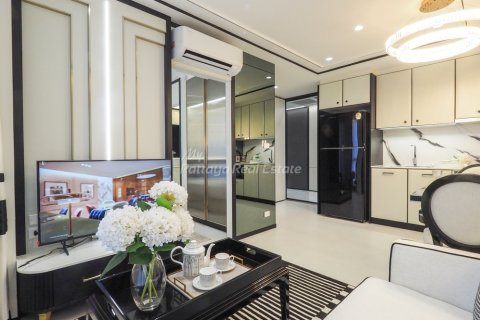 Condo in Bang Lamung, Thailand, 1 bedroom  № 169667 - photo 6