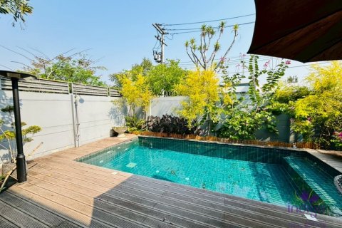 House in Hang Dong, Thailand 3 bedrooms № 169668 - photo 1