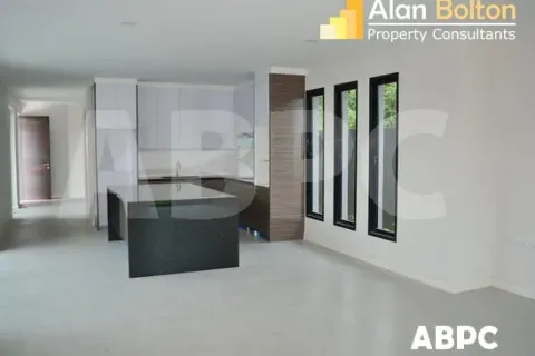 Casa de 4 dormitorios en Pattaya, Tailandia № 212131 - foto 4
