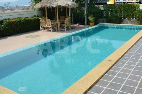 Casa de 3 dormitorios en Pattaya, Tailandia № 212130 - foto 3