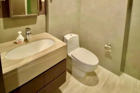 Condo in Bang Rak, Bangkok, Thailand, 2 bedrooms  № 136847 - photo 9