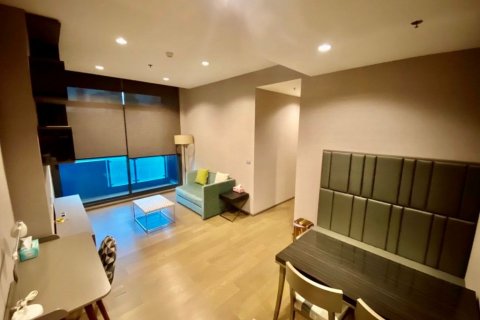 Condo in Bang Rak, Bangkok, Thailand, 2 bedrooms  № 136847 - photo 2