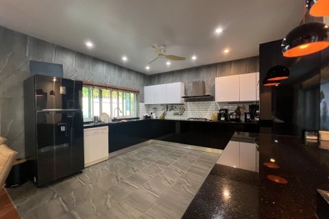 Вилла в Пхукете, Таиланд с 3 спальнями  № 138630 - фото 10