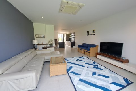 Таунхаус в Хуа Хине, Таиланд с 2 спальнями  № 148550 - фото 2