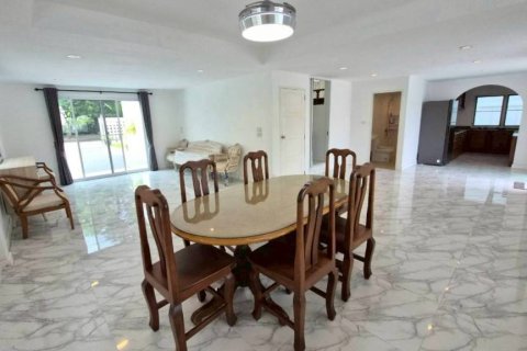 House in Bang Lamung, Thailand 3 bedrooms № 146900 - photo 7