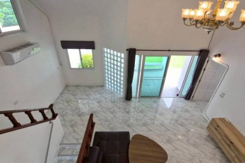 House in Bang Lamung, Thailand 3 bedrooms № 146900 - photo 2