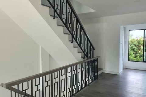 Townhouse in Saphan Sung, Bangkok, Thailand 3 bedrooms № 173857 - photo 5