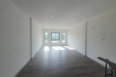 Townhouse in Saphan Sung, Bangkok, Thailand 3 bedrooms № 173857 - photo 2
