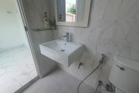 Townhouse in Saphan Sung, Bangkok, Thailand 3 bedrooms № 173857 - photo 8