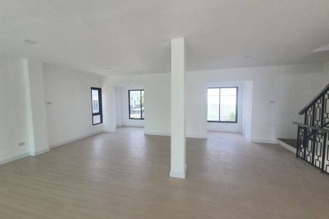 Townhouse in Saphan Sung, Bangkok, Thailand 3 bedrooms № 173857 - photo 19