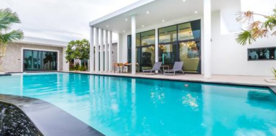 Villa in Hua Hin, Thailand 6 bedrooms № 193338