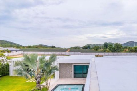 Villa in Hua Hin, Thailand 6 bedrooms № 193338 - photo 4