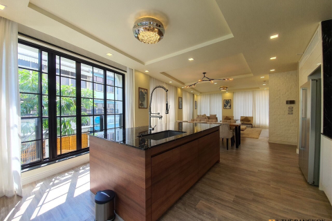 Condo in Bangkok, Thailand, 3 bedrooms  № 189908