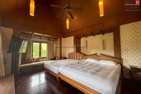 Casa de 4 dormitorios en Pattaya, Tailandia № 212479 - foto 11