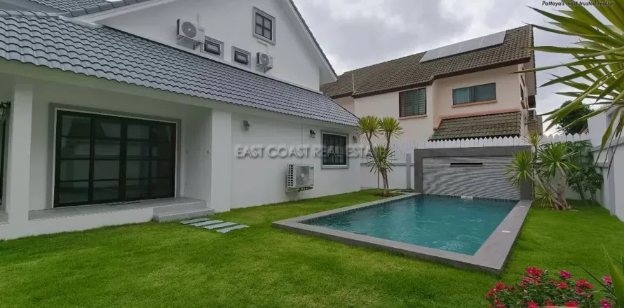 Casa de 4 dormitorios en Pattaya, Tailandia № 212482