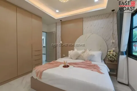 Casa de 4 dormitorios en Pattaya, Tailandia № 212482 - foto 21