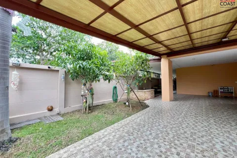 Casa de 4 dormitorios en Pattaya, Tailandia № 212480 - foto 8