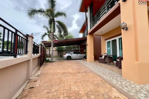 Casa de 4 dormitorios en Pattaya, Tailandia № 212480 - foto 10