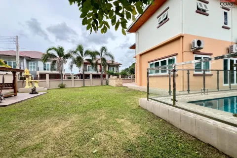 Casa de 4 dormitorios en Pattaya, Tailandia № 212480 - foto 15
