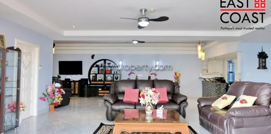 Condominio de 2 dormitorios en Jomtien Beach, Pattaya, Tailandia № 212485