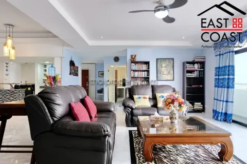 Condominio de 2 dormitorios en Jomtien Beach, Pattaya, Tailandia № 212485 - foto 2
