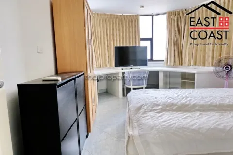 Condominio de 2 dormitorios en Jomtien Beach, Pattaya, Tailandia № 212485 - foto 17